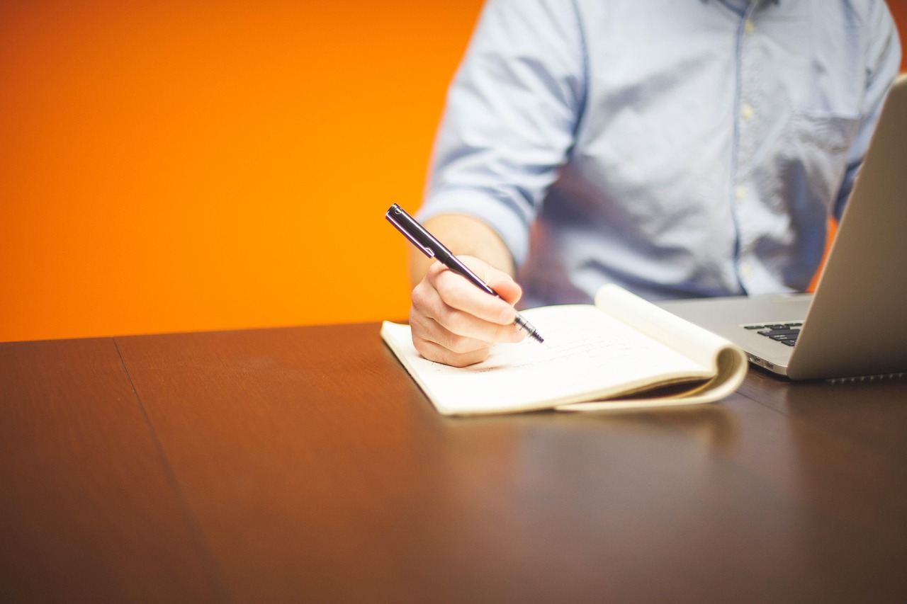 残業少ない企業の口コミで知る働きやすい職場とは？