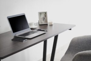 残業ゼロの週4勤務を実現するための転職先はどこ？