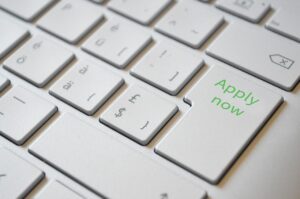 残業少ない求人の見分け方はどうすればいい？