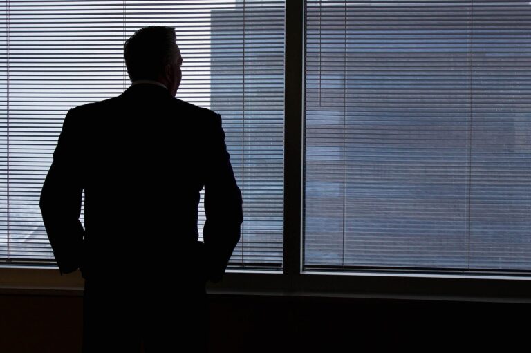 転職エージェントが紹介するホワイト企業は本当に強いのか？