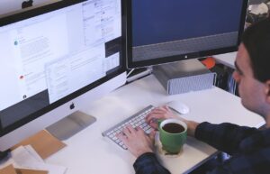 マーケティング職への転職で残業少ない会社はどこ？